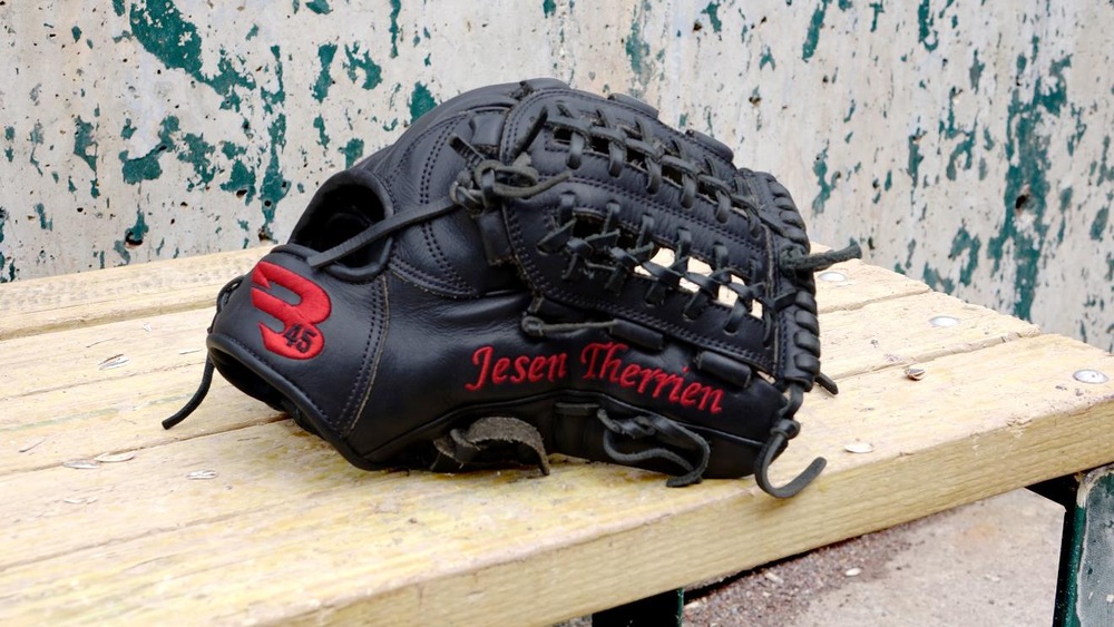Le gant de Jesen Therrien