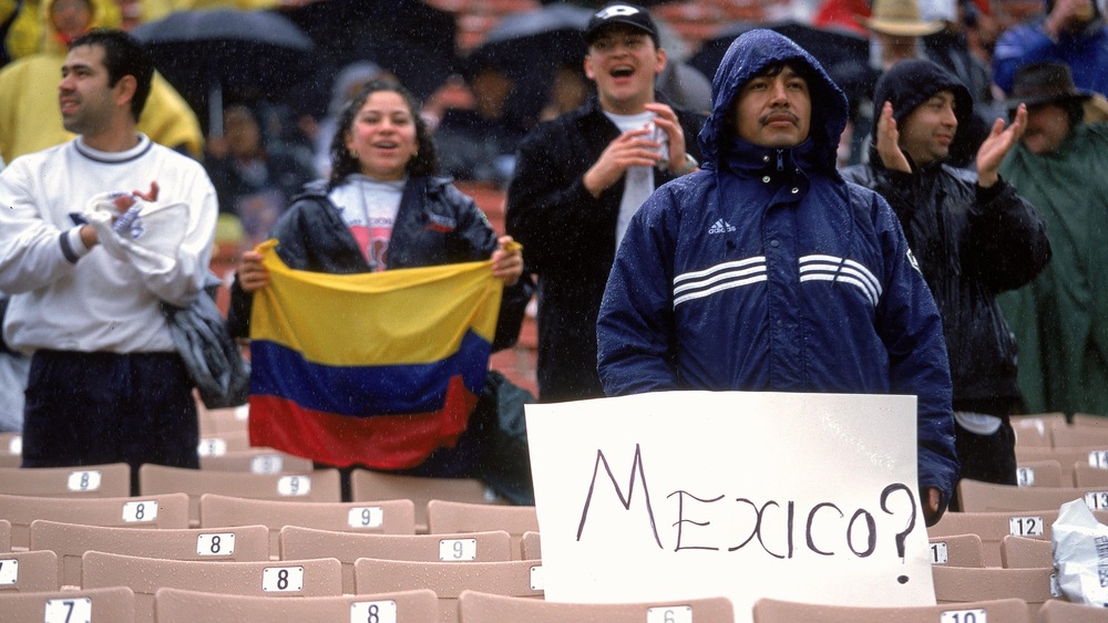 Les partisans mexicains déçus de l’absence du Mexique de la finale de la Gold Cup 2000.