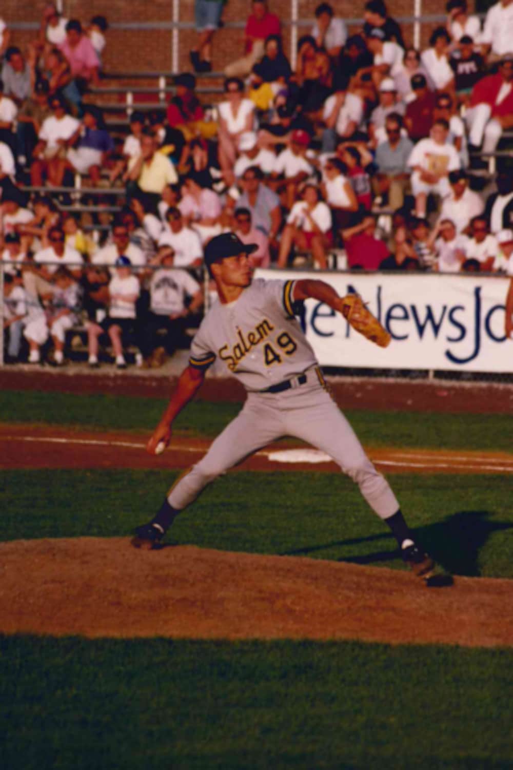 Michel Laplante lance pour Salem, la filiale des Pirates de Pittsburgh, en 1993