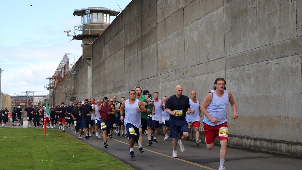 Les coureurs au départ du 5 km. Les participants du 10 km, eux, s'élancent quelques centaines de mètres plus loin.