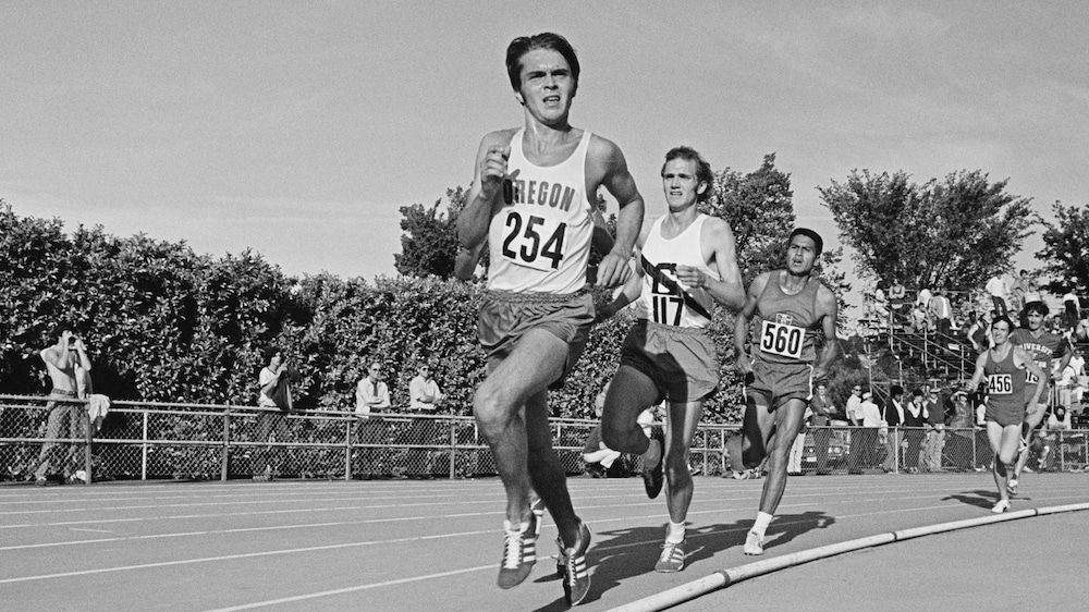 Steve Prefontaine (devant) en compétition dans le maillot de l'Université de l'Oregon le 25 juin 1971