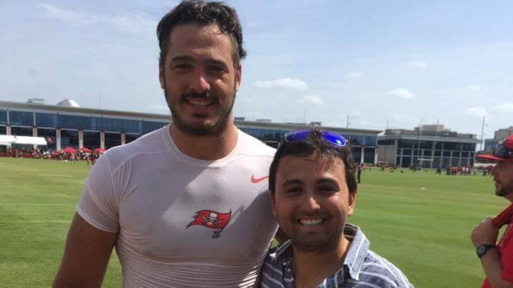 Anthony Auclair et Sasha Ghavami au camp d’entraînement des Buccaneers de Tampa Bay