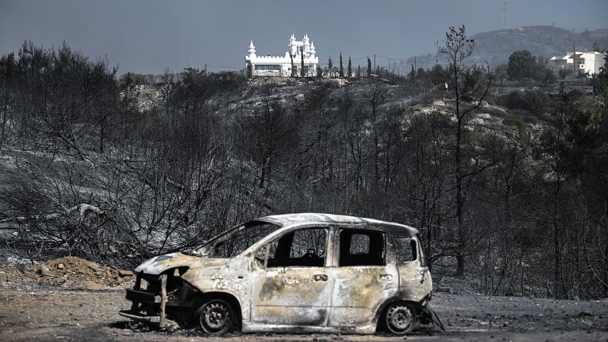 Plus de 35 000 touristes chassés par les feux de forêt en Grèce Radio