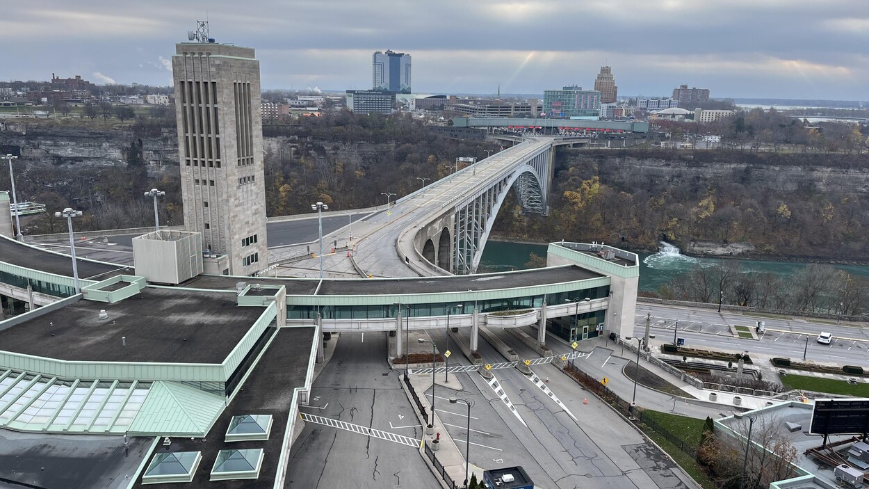 Le pont Rainbow de Niagara Falls rouvre à la circulation Radio Canada