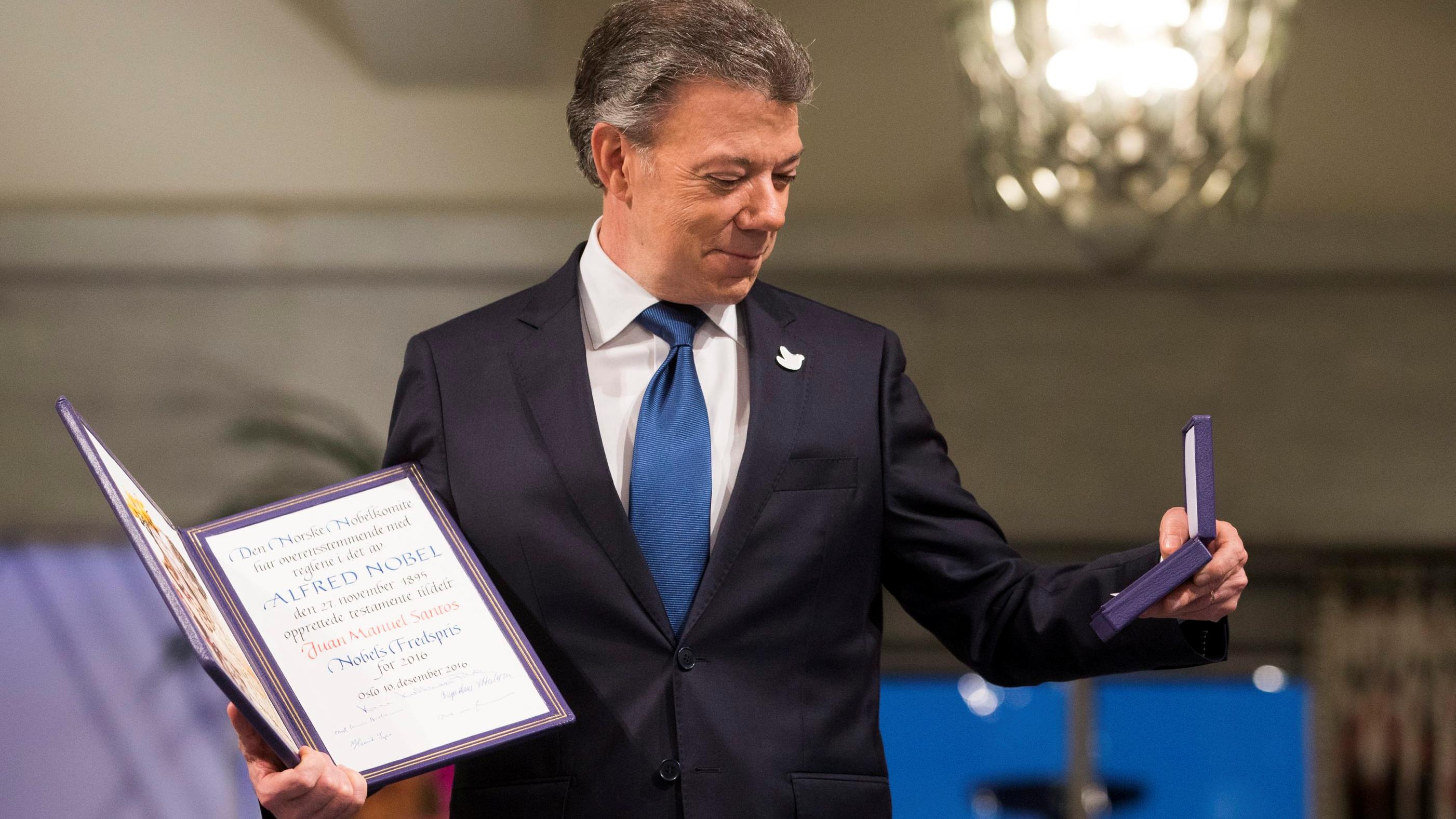 Le président colombien reçoit son prix Nobel