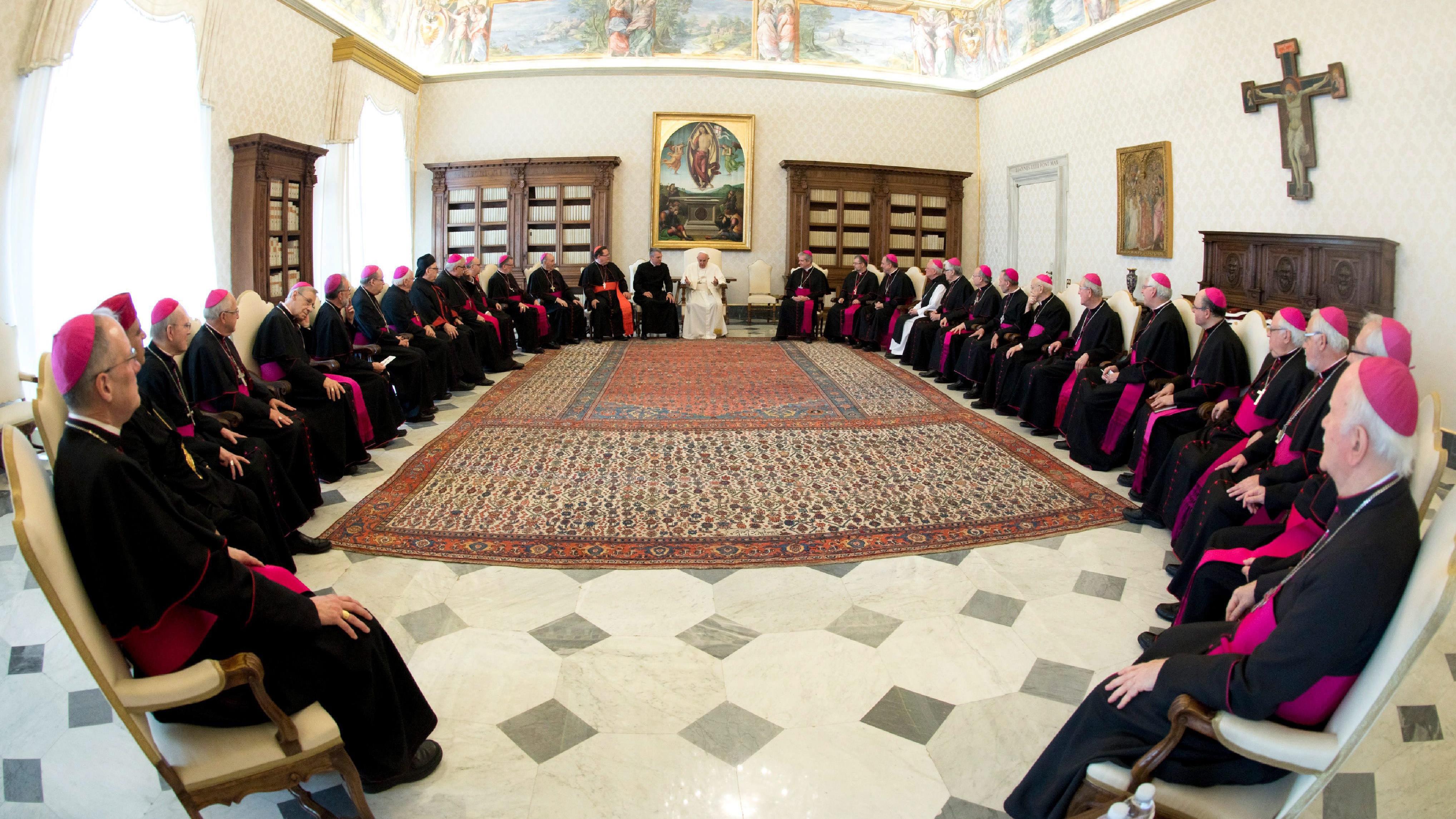 Excuses aux Autochtones : les évêques étaient divisés sur la position à présenter au pape