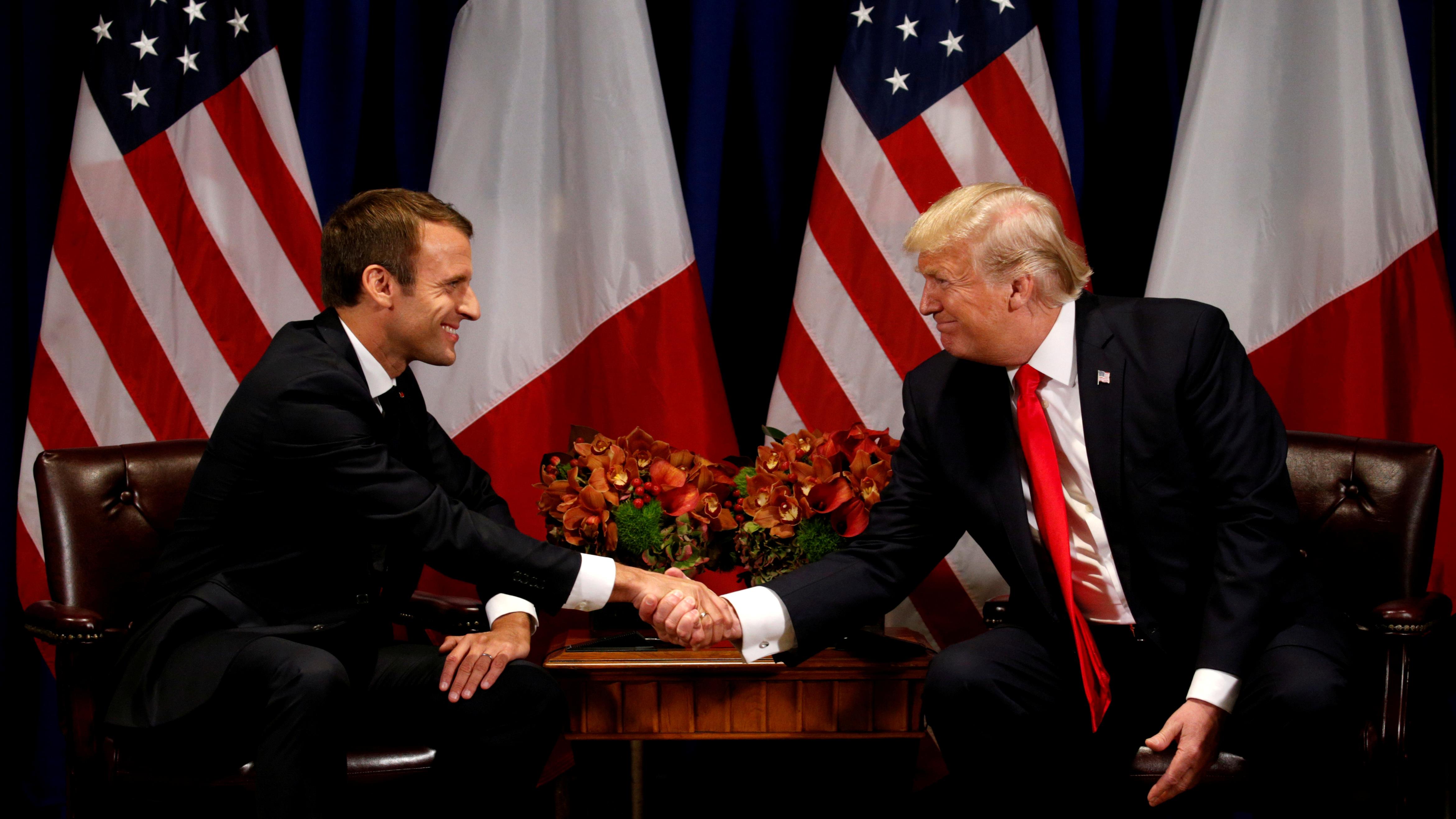 Macron, « dissident du système » à l'image de Donald Trump