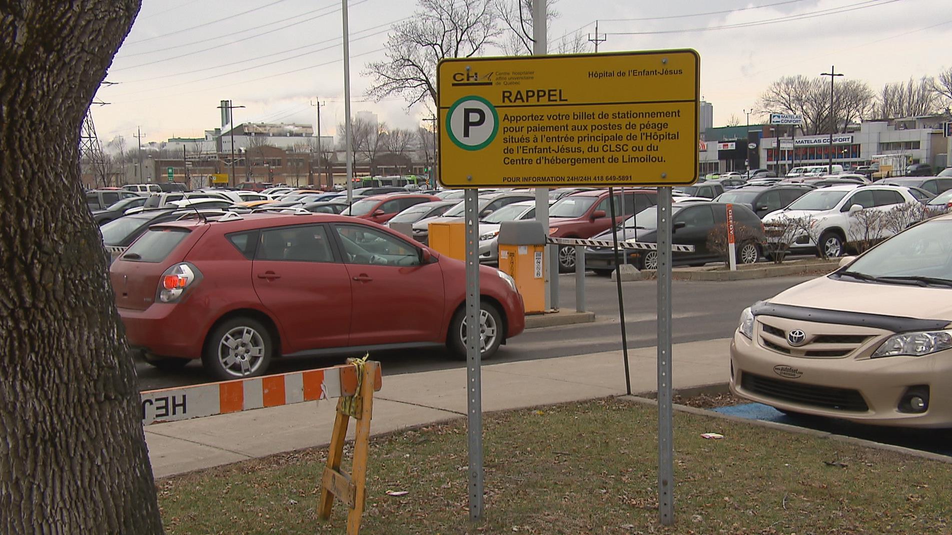 Les stationnements publics de nouveau gérés par Québec, qui donnera son avis sur les tarifs