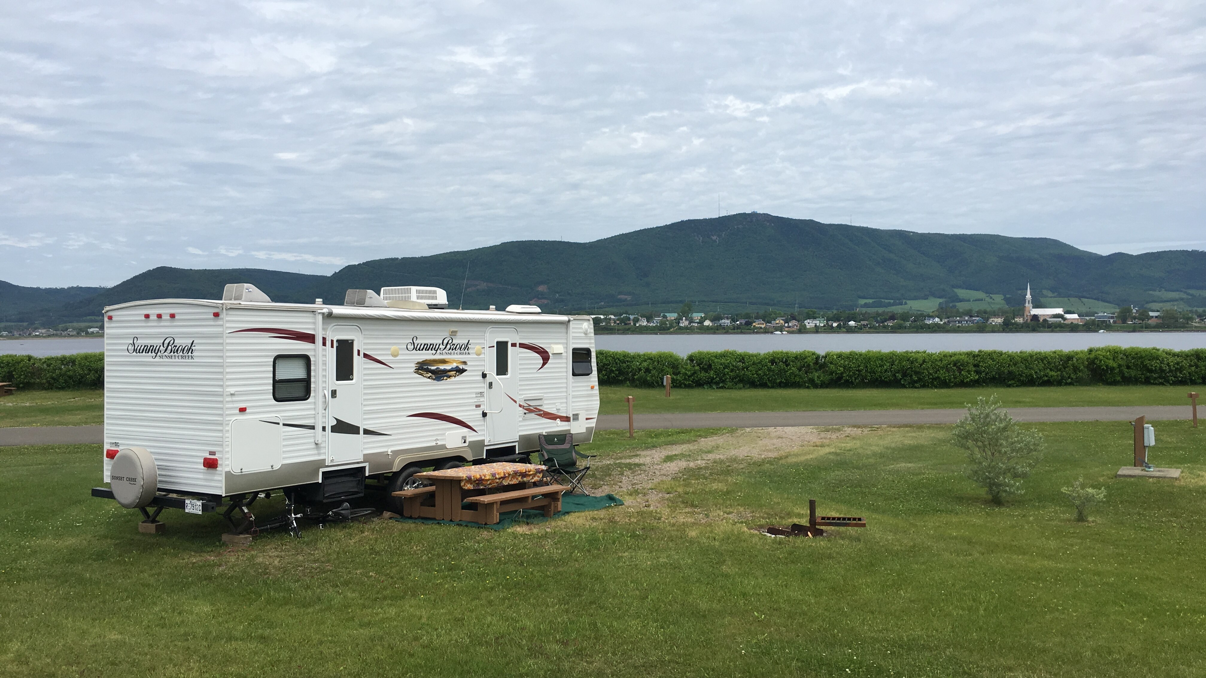 Isabelle Larose visite le camping municipal de CarletonsurMer