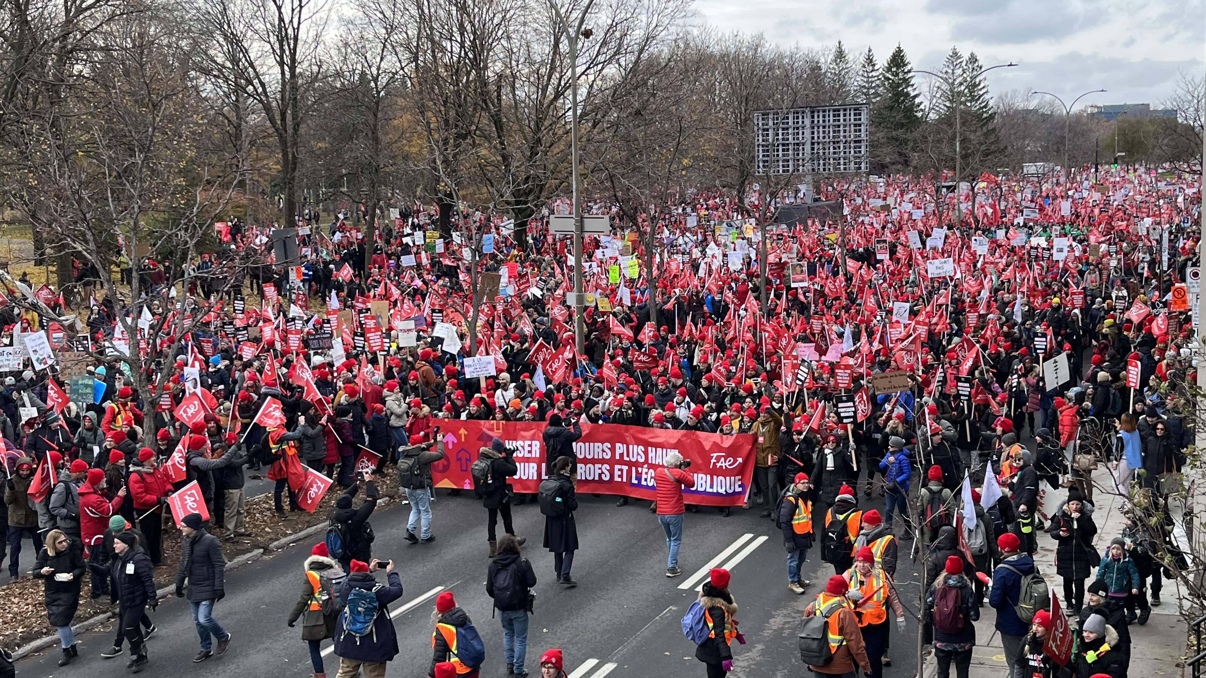 Manifestation Pour Marquer Le D But De La Gr Ve G N Rale Illimit E De