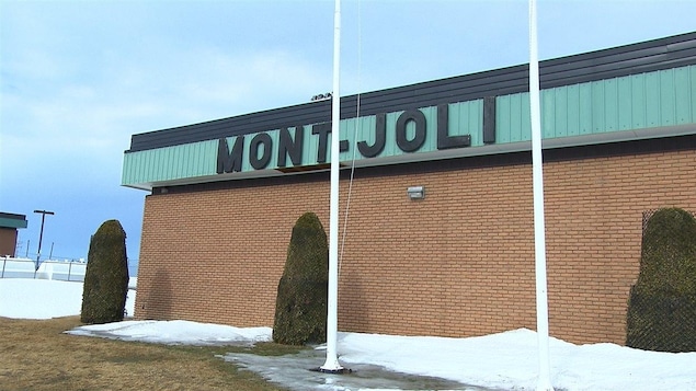 Allongement de l'aéroport de Mont-Joli : travaux en vue en 2017 - ICI.Radio-Canada.ca