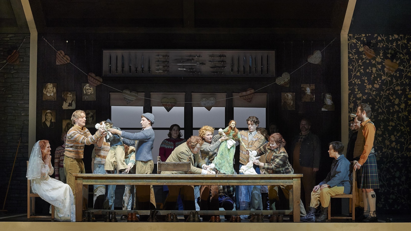 A scene from the Canadian Opera Company’s production of Ariodante, 2016.