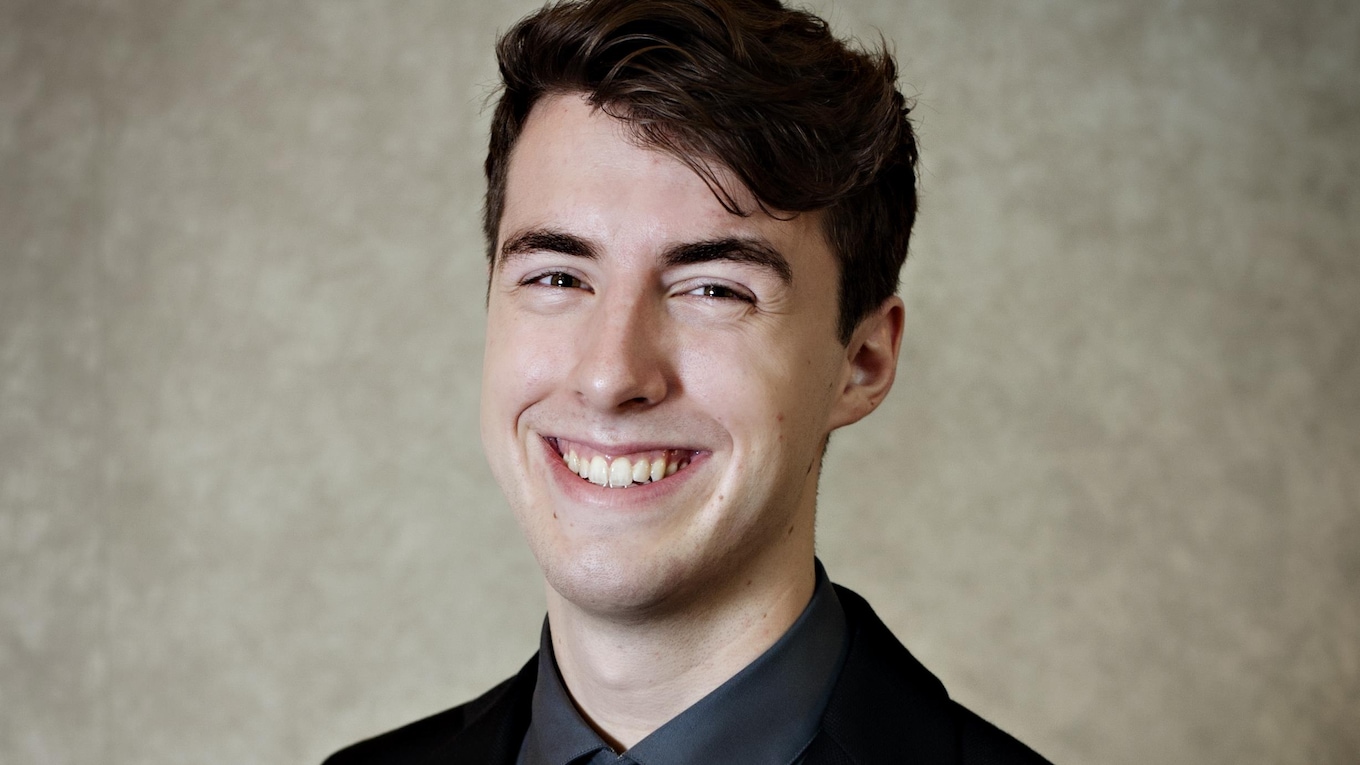 Tenor Josh Lovell is a participant at the 2016 Merola Opera Program at San Francisco Opera.