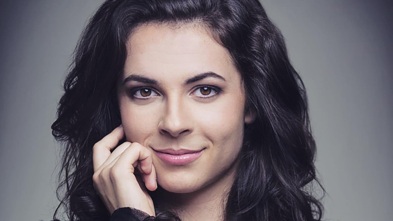 Magali Simard-Galdès won the 2015 Maureen Forrester Award.