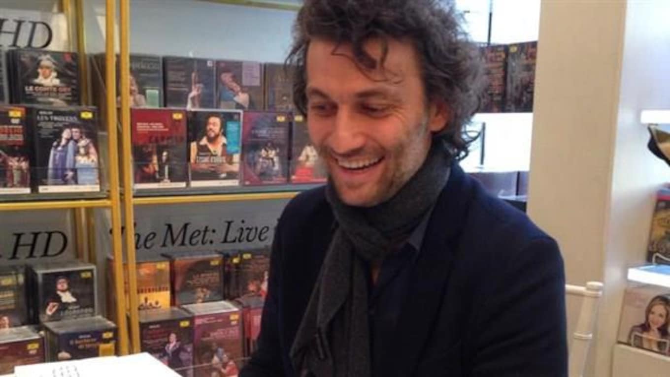 Tenor Jonas Kaufmann had his operatic debut as Caramello in Johann Strauss’s operetta “Eine Nacht in Venedig.”