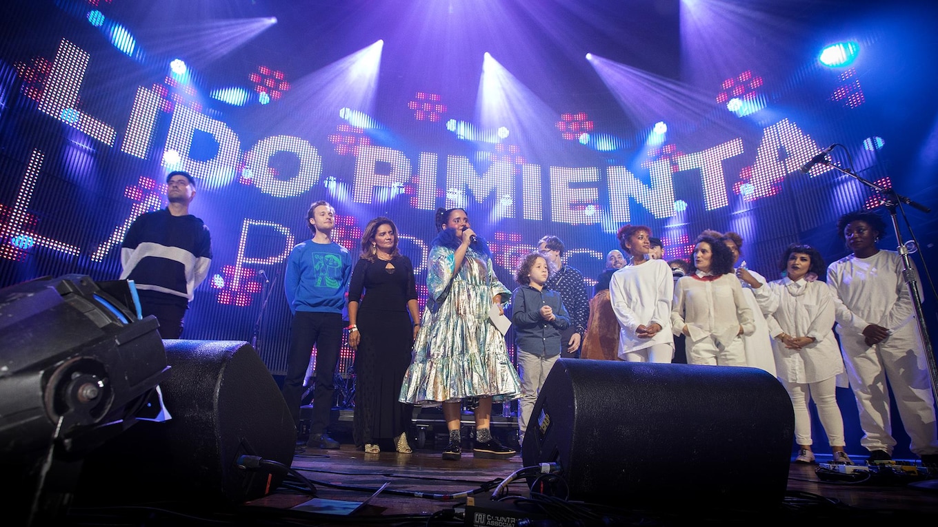 Lido Pimienta on stage accepting her award for the 2017 Polaris Music Prize.