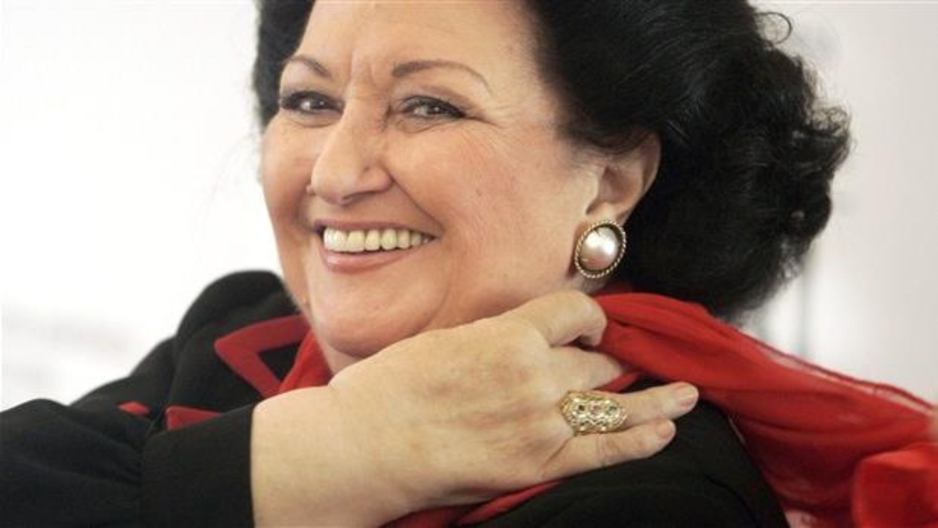 When she performed for the first time at Carnegie Hall, soprano Montserrat Caballé received a 25-minute standing ovation.