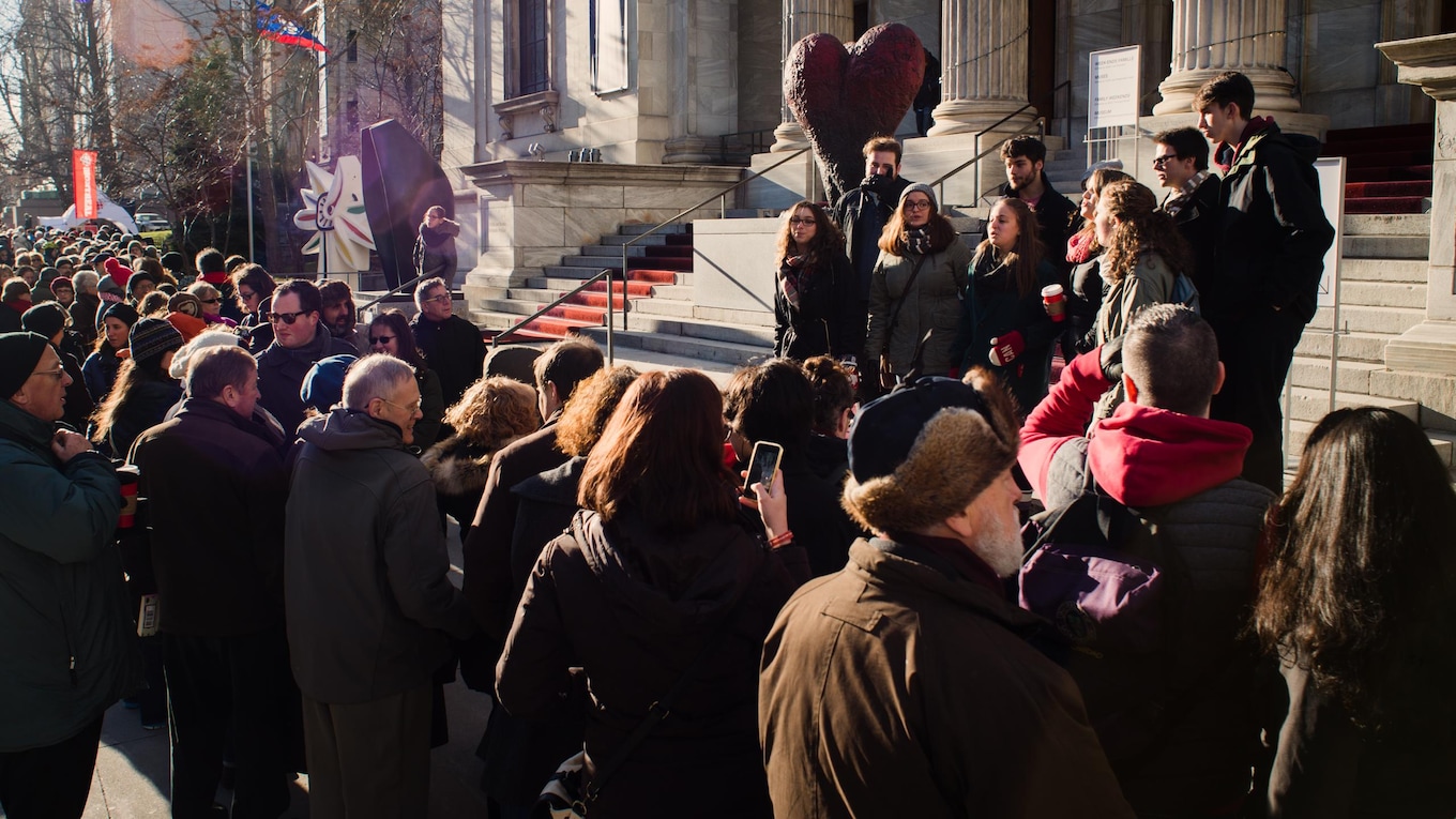 While they wait in line, the public is treated to performances by two Montreal vocal ensembles: Effusion and Soulstice.