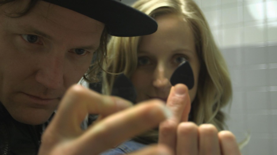 Whitehorse tell you about their go to guitar pick.