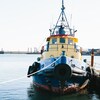 Bateau de pêche amarré.