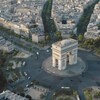 L'arc de Triomphe à Paris.