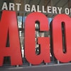 L'entrée du Musée des beaux-arts avec son acronyme AGO en lettres géantes.