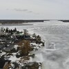 Une vue aérienne du rivage d’Akwesasne, l'hiver.
