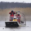 Un équipe de recherche sur un bateau.