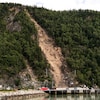 Le glissement de terrain près du quai de la White Pass dans le port de Skagway, en Alaska, le 4 septembre 2022.
