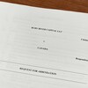 Un document sur une table.