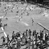 Photo d'archives montrant plusieurs personnes se baignant dans une piscine publique de Saskatoon (archives).