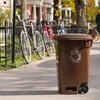 Un bac de compost de la Ville de Montréal.