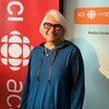Françoise Baylis dans les studios de Radio-Canada.