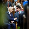 Le premier ministre Justin Trudeau et le président américain Joe Biden partagent un rire après le discours de M. Biden à la Chambre des communes, sur la Colline du Parlement, à Ottawa, le vendredi 24 mars 2023.