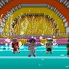 Des avatars tirés de l'univers du jeu vidéo minecraft donnent un spectacle musical dans un amphithéâtre coloré. 