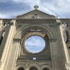 Gros plan sur un mur de la cathédrale Saint-Boniface