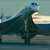 Le Concorde atterrit à l'aéroport d'Heathrow à Londres.