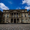 On voit la Cour d'appel de l'Ontario, le plus haut tribunal dans la province où se tiennent les audiences sur le recours constitutionnel de l'Ontario.
