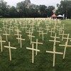 Mille six cent quatre-vingt-une croix sur le terrain du palais législatif à Regina. (archives)