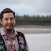Le portrait de Dana Tizya-Tramm, chef de la Première Nation Vuntut Gwitchin, au Yukon