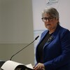 La ministre des Finances de la province, Darlene Compton, en conférence de presse, le 12 mars 2021.