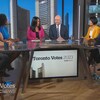 Josh Matlow, Mitzie Hunter, Olivia Chow, Mark Saunders et Ana Bailão participent à un débat sur un plateau télévisé autour d'une table.