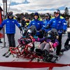 Des participants se préparent à une descente.