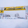 La ligne de départ de la Yukon Quest à Whitehorse est entourée de neige