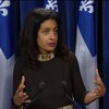 Dominique Anglade parle en conférence de presse.