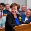La ministre des Finances de la Saskatchewan, Donna Harpauer, lors du dépôt du budget provincial le 22 mars 2023.