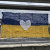 Un drapeau ukrainien tricoté 