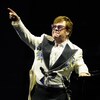 Elton John sur scène.