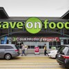 Une épicerie Save On Foods. 