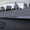 Une photo montre un avion F-18 qui s'apprête à décoller de la base aérienne d'Amberley en Australie